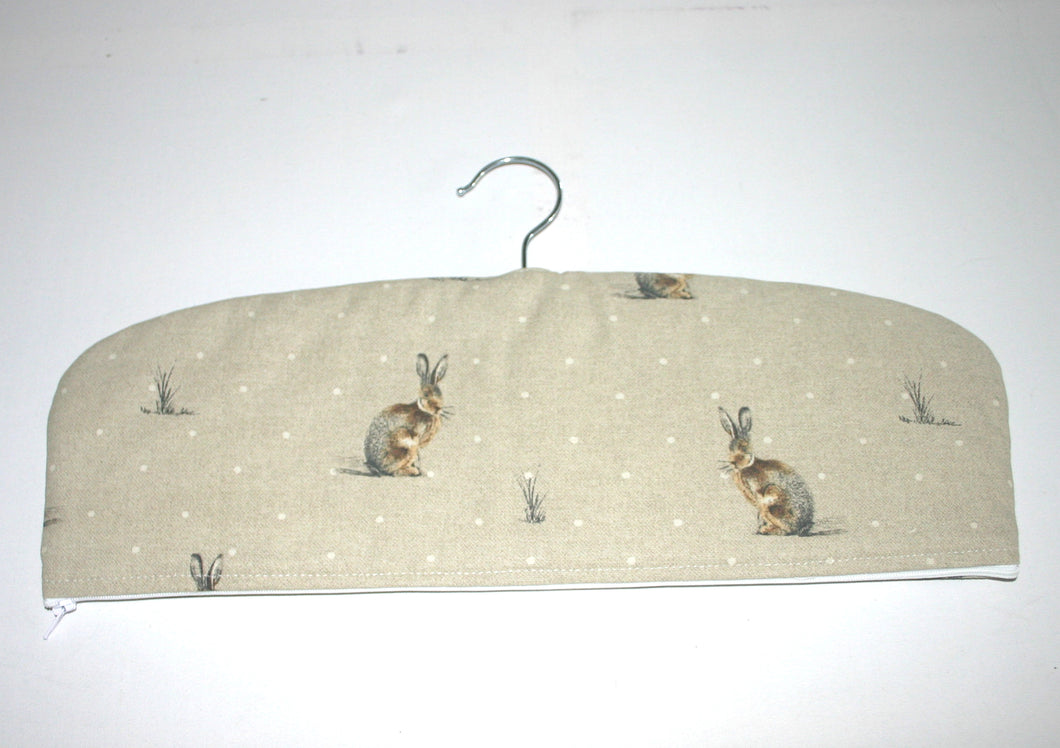 Safe Hanger, Hares